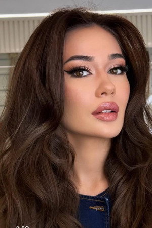 Actor Ceren Aslan in Ömür Usta