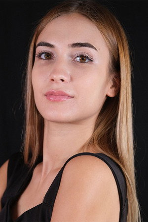 Actor Selin Ileri in Kalbim Egede Kaldi