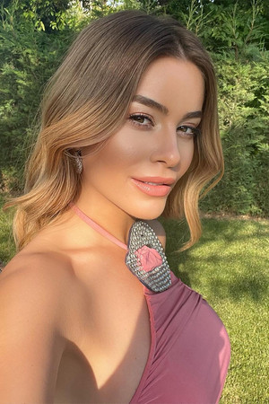Actor Hande Canpolat in Sevdan Bir Ateş